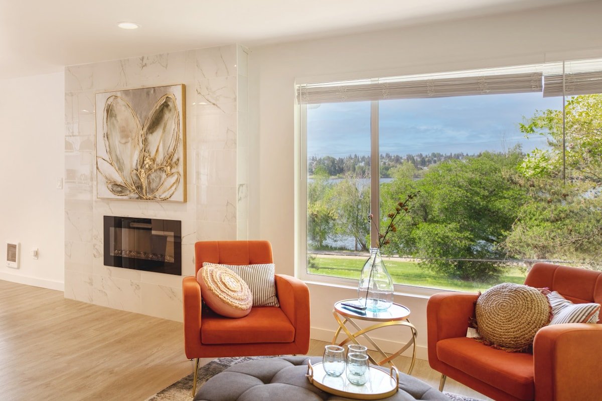 3b2b Modern Unit w/ Stunning Green Lake View gallery image 5