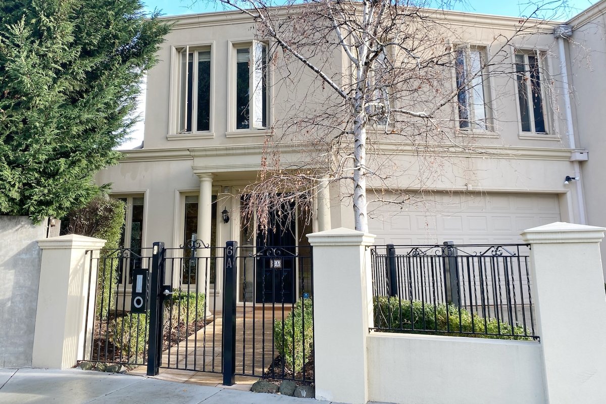 Brighton Golden Mile@150 Meters to the beach gallery image 3