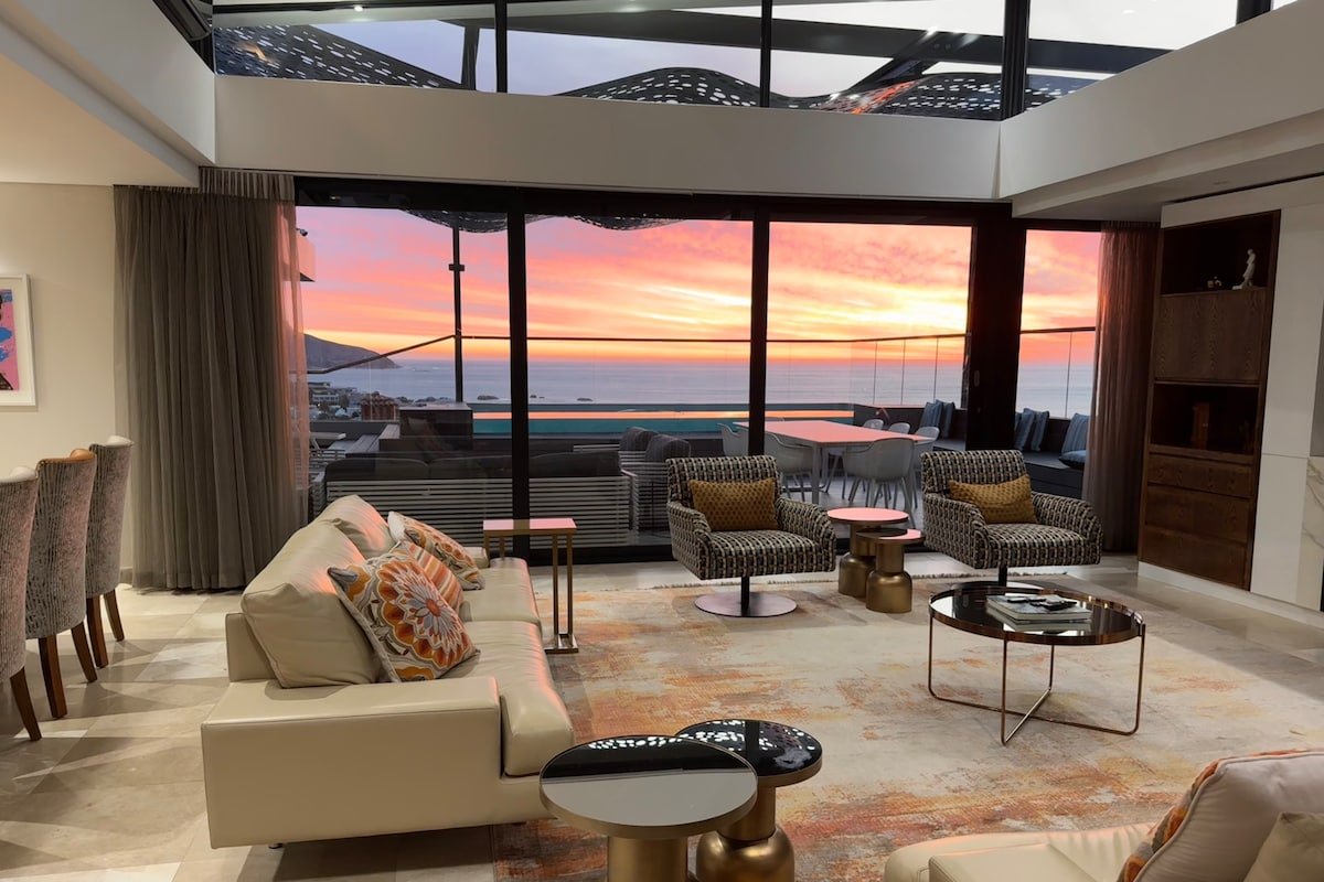 Sedgemoor Villa with 360 views & loadshedding free gallery image 2