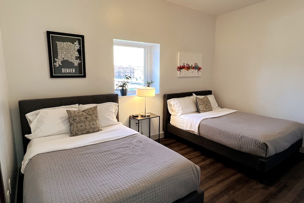 Recently Renovated 4 Bedroom Loft with Balcony gallery image 5