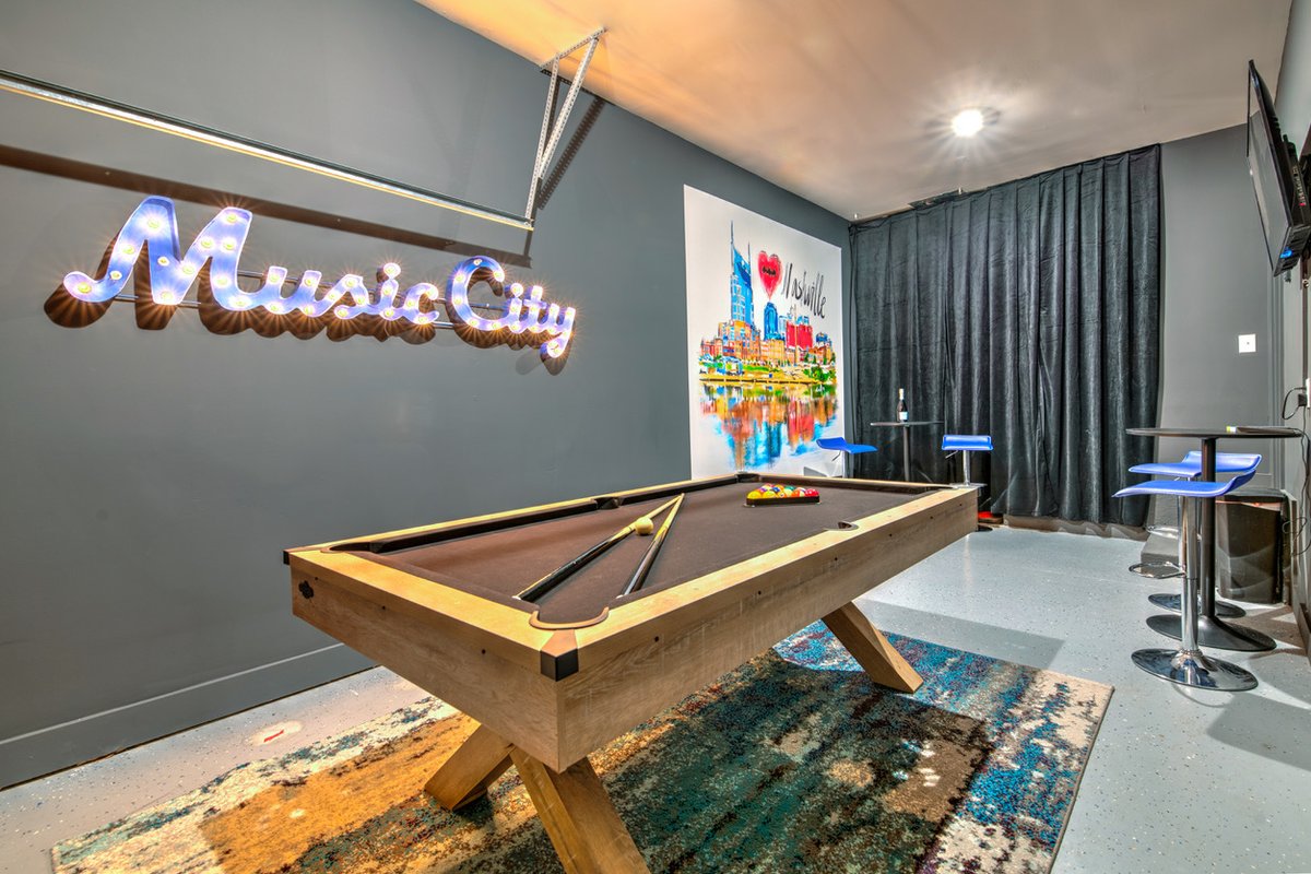 Two New Luxury Homes Private Decks 22 Beds