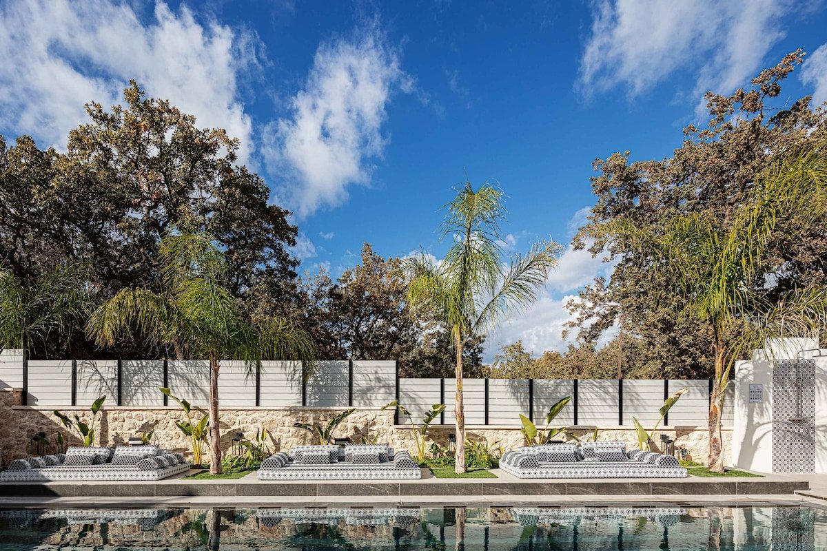 Refined Living With Contemporary Flair gallery image 3