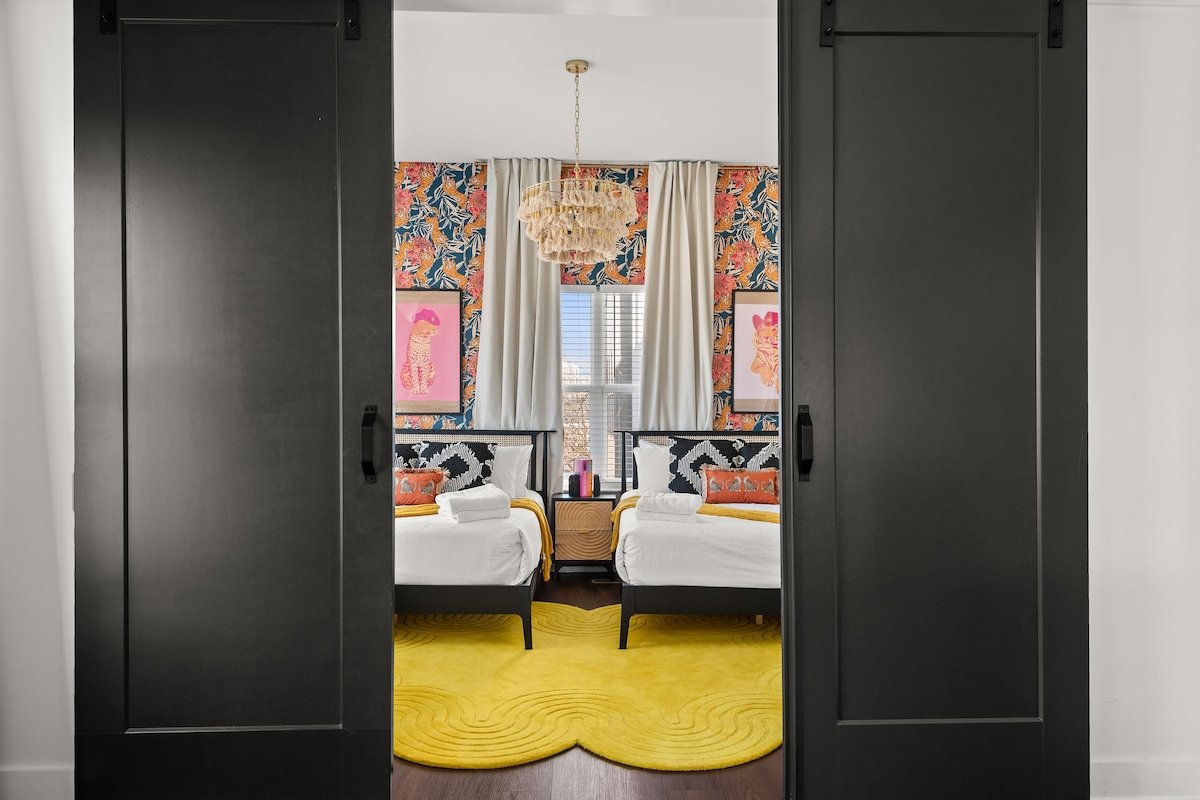 Epic Rooftop ☆ 5 Mins from Broadway ☆ Luxury Stay gallery image 5