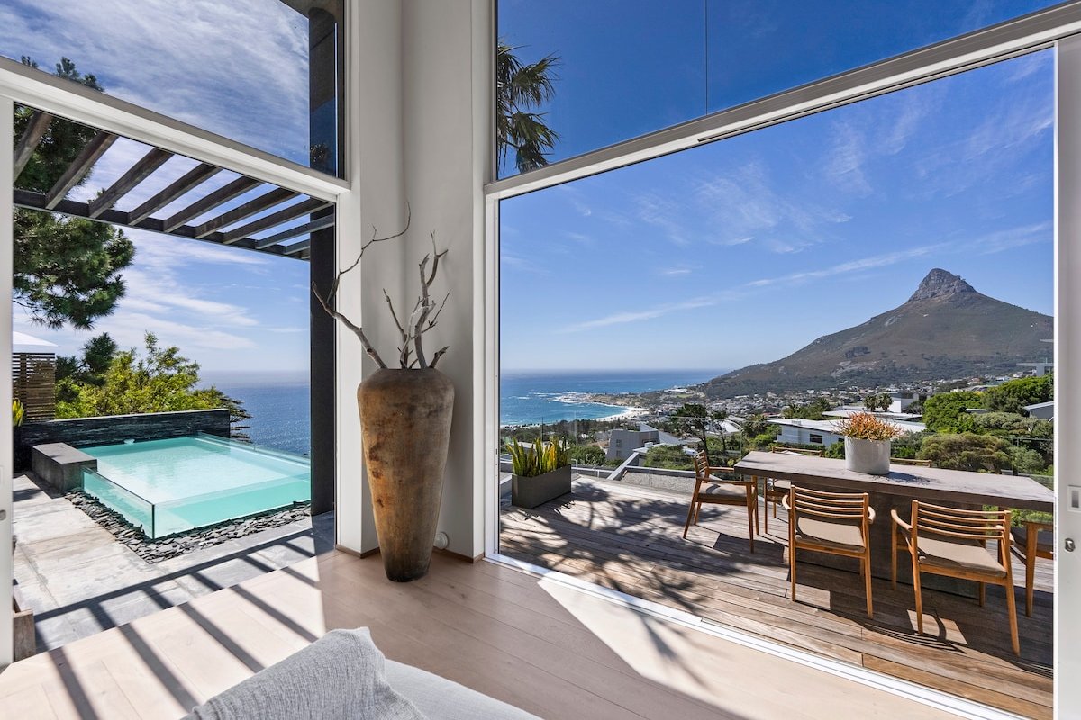 LUXE Camps Bay Aqua Villa Penthouse gallery image 3