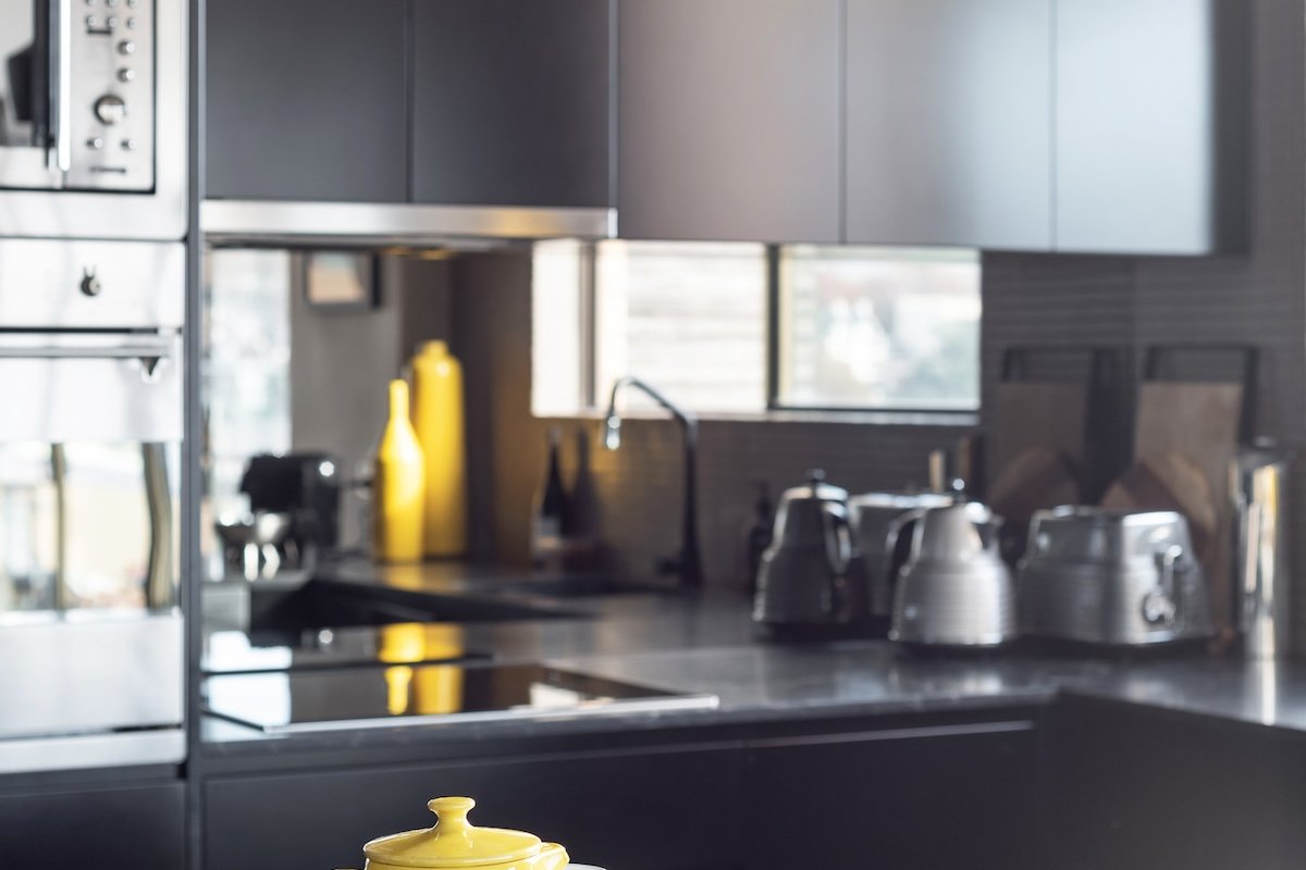 Stylish, Spacious, Spectacular Views Parking & Bbq gallery image 4