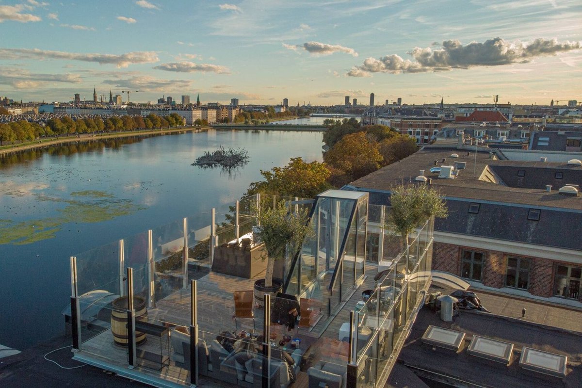 Central Penthouse with Private Rooftop Terrace