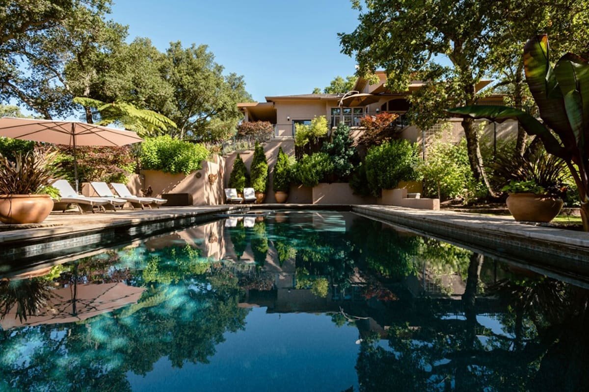 Luxurious Villa near Vineyards, Peaceful + Serene