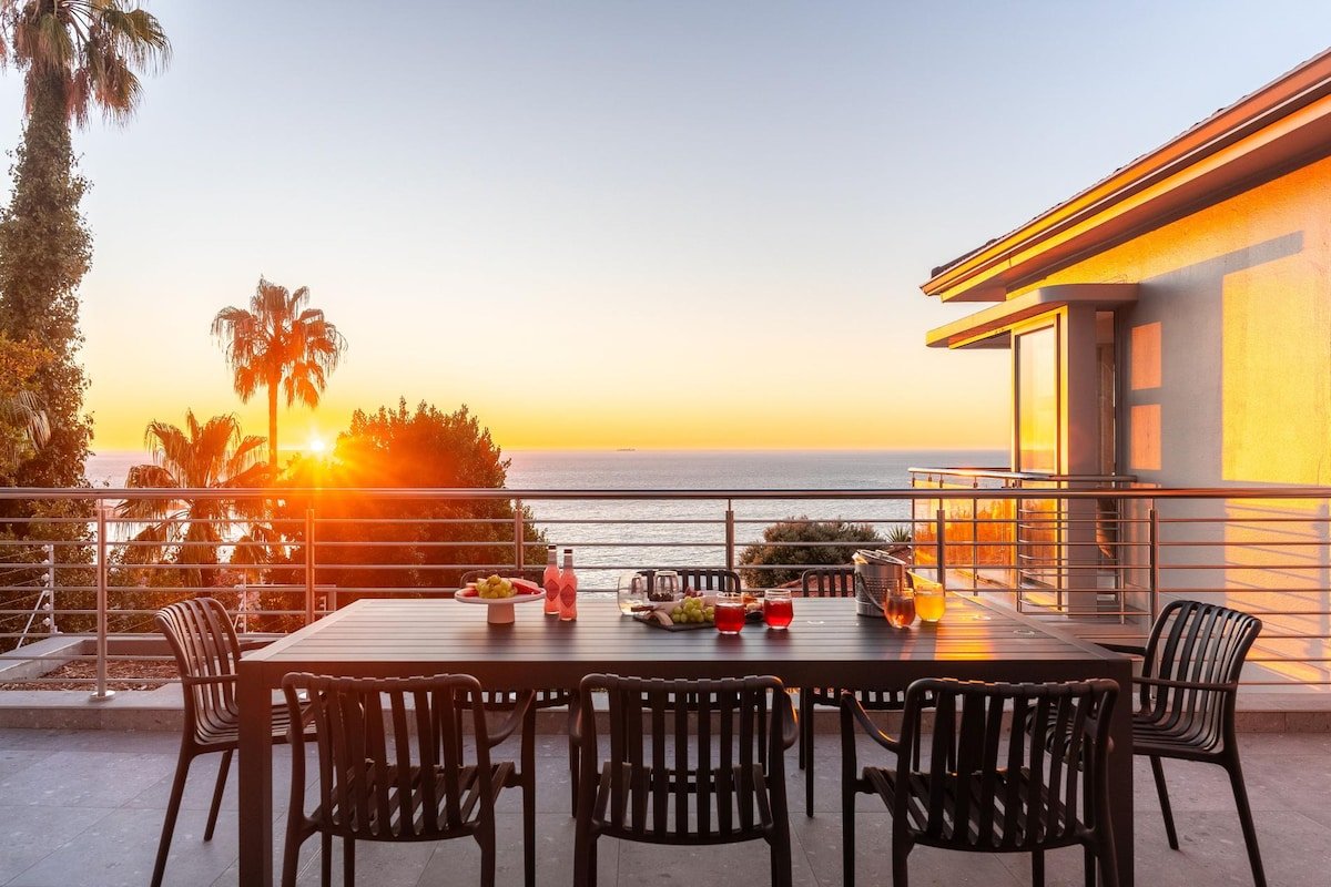 Lisburn On Clifton Views – Magnificent sea views gallery image 2