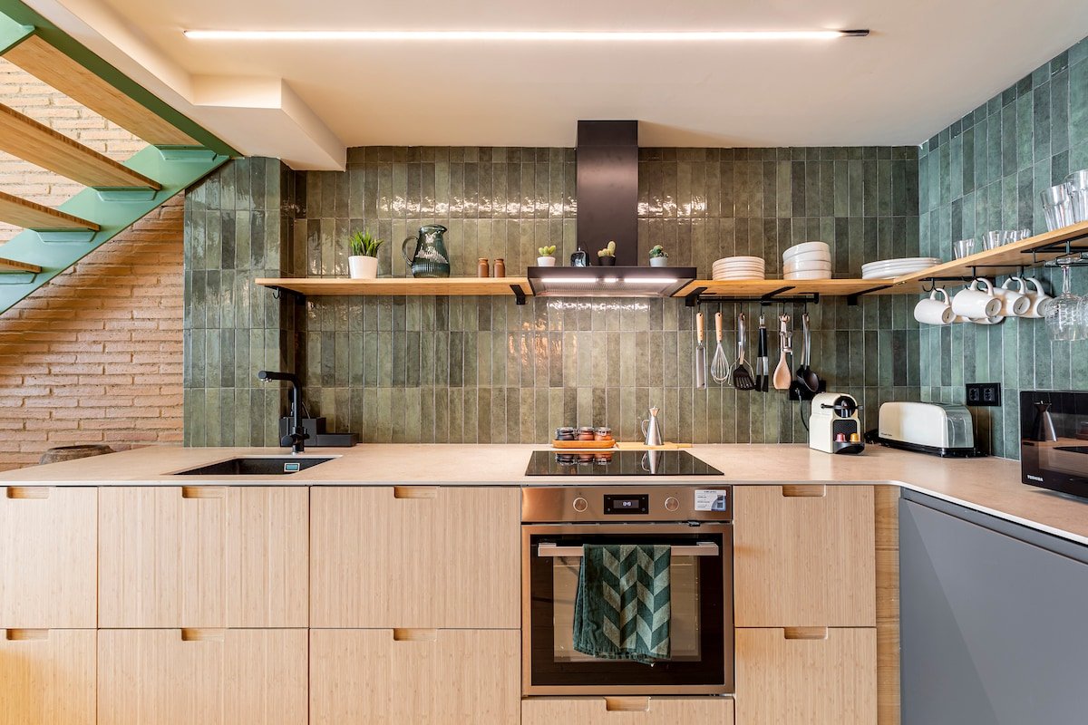 Cosy 3 bedroom city apartment near the beach gallery image 4