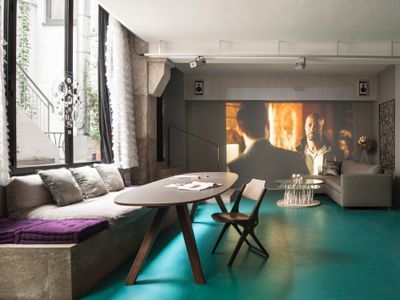 Poetic Stay: authentic artist loft – centre, quiet
