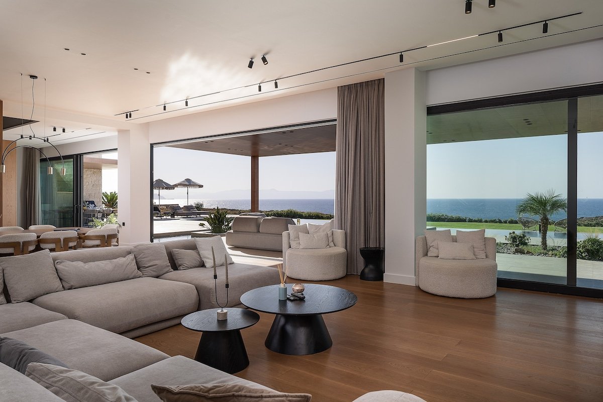 Single-Level Elegance: Enjoy Sea & Sunset Views gallery image 4