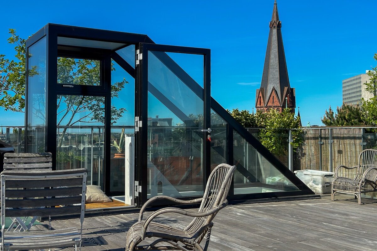 Heart of the city Penthouse with rooftop terrace gallery image 5