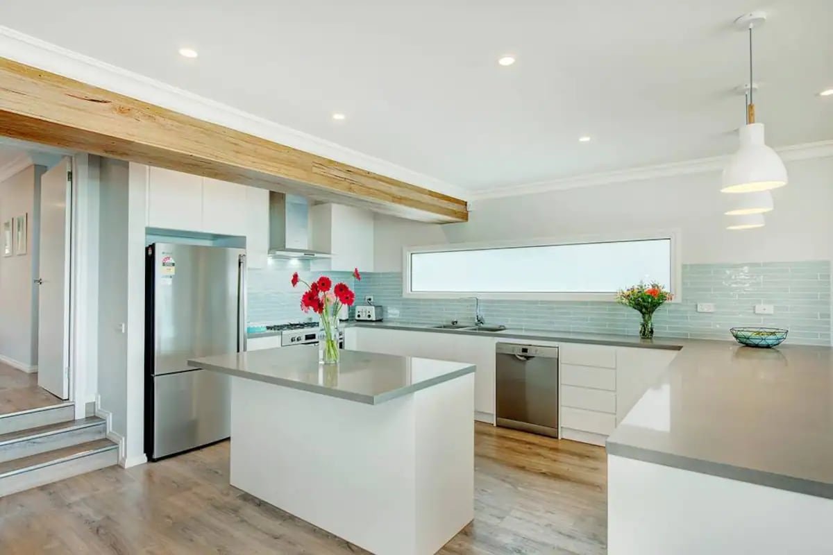 Beach Front Haven with 180 Degree Views gallery image 5