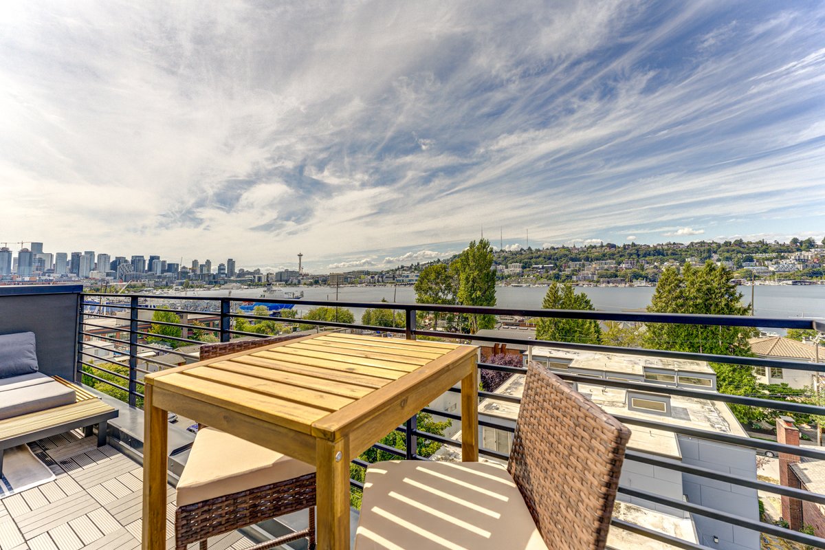 Stunning Lake Union/Space Needle Views, Roof Deck