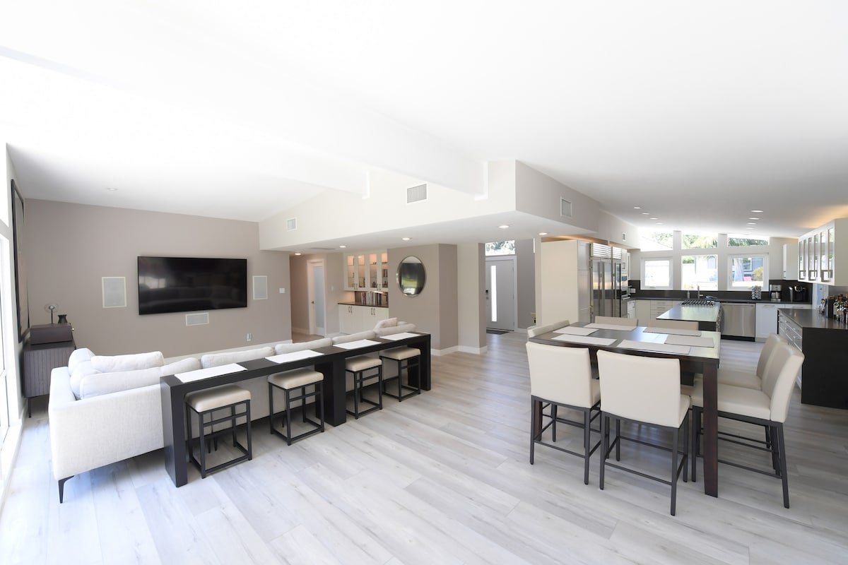 BEST Burbank Home & Area (30 Day Minimum Rental) gallery image 4