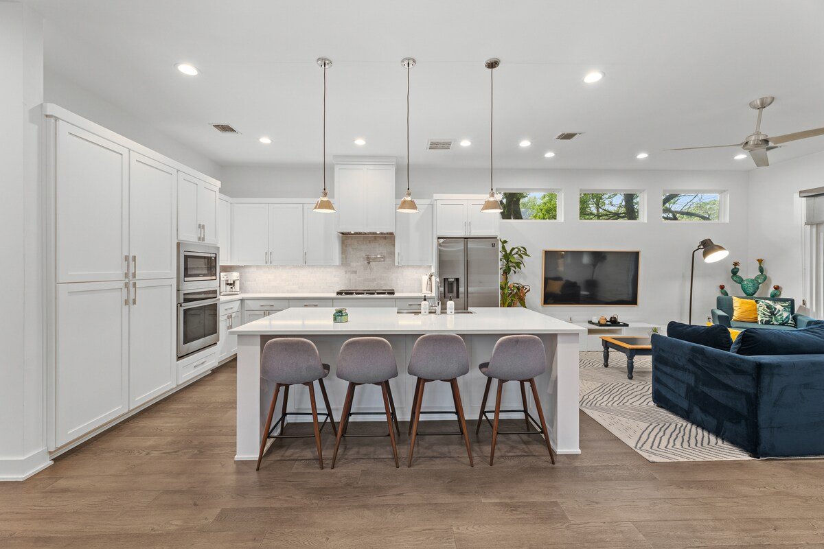 Cowboy Pool, Hot Tub & Sauna Retreat gallery image 4