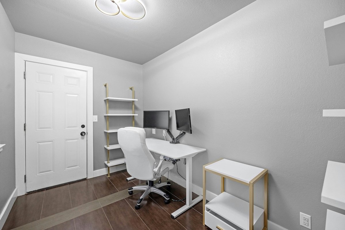 Austin Oasis: Pool, Pickleball, Hot Tub, Sleeps 10 gallery image 5