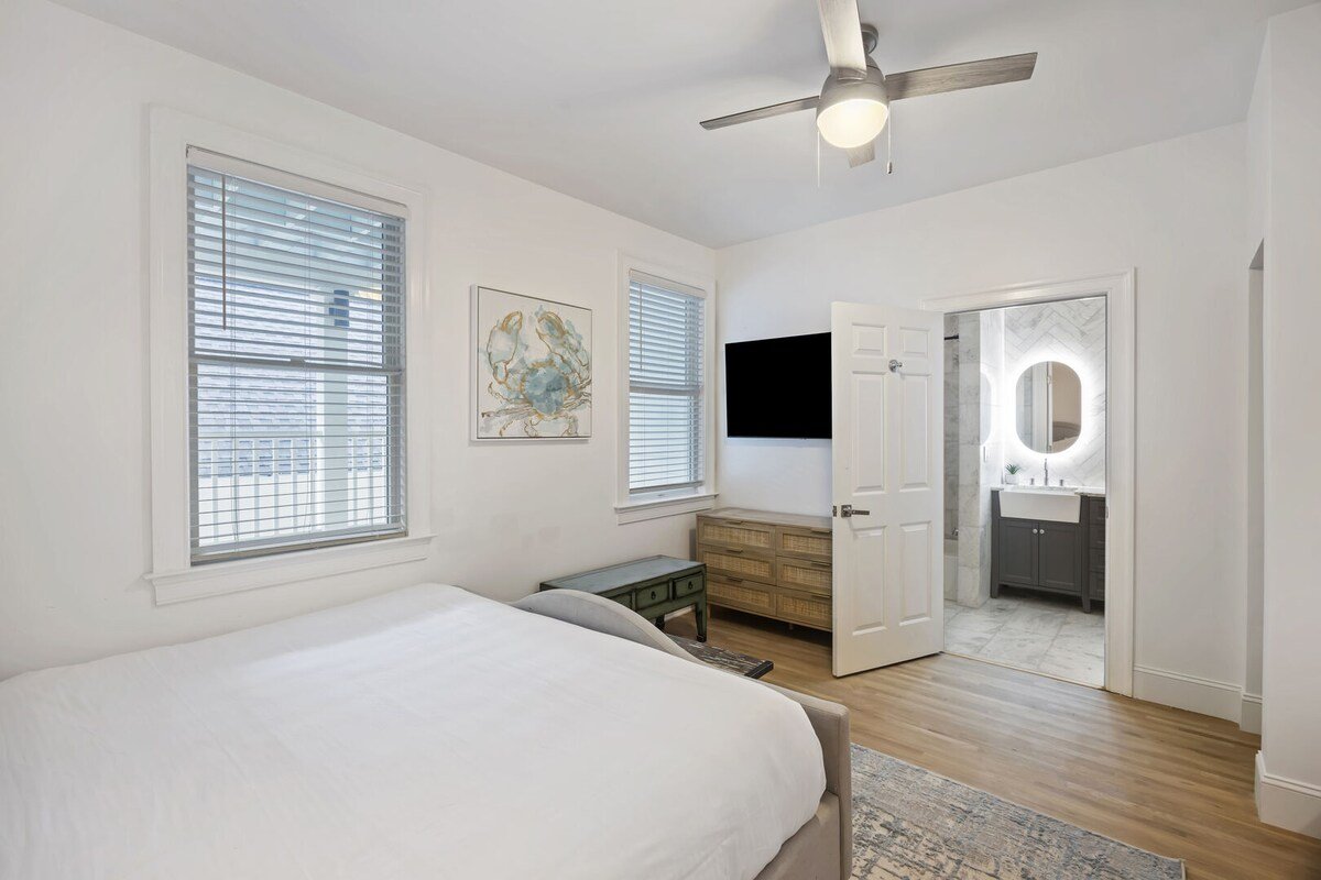 Lux. IOP Home on Palm Blvd w/ Pvt. Pool + Views! gallery image 3