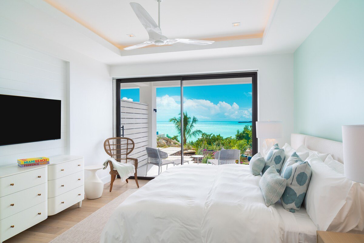 Bristol Breeze Villa gallery image 3