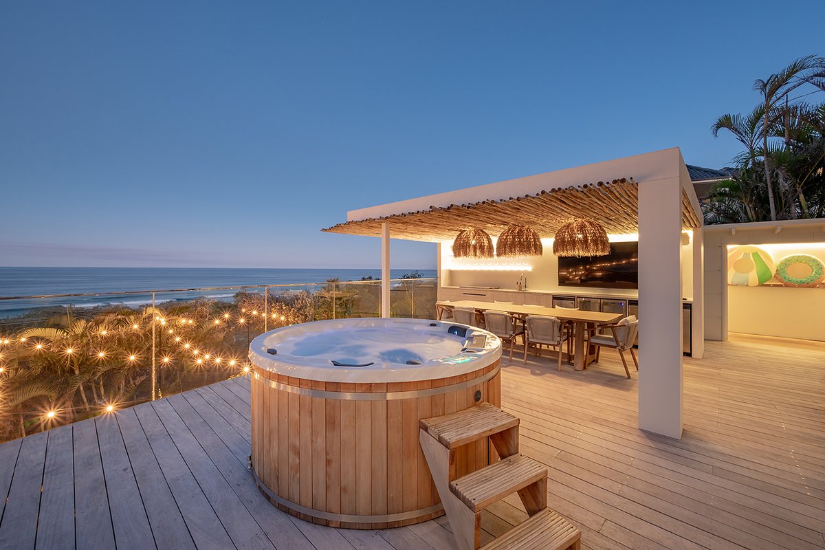 Beach Cabana @ Crusoe – Heated Pool, 1min to beach