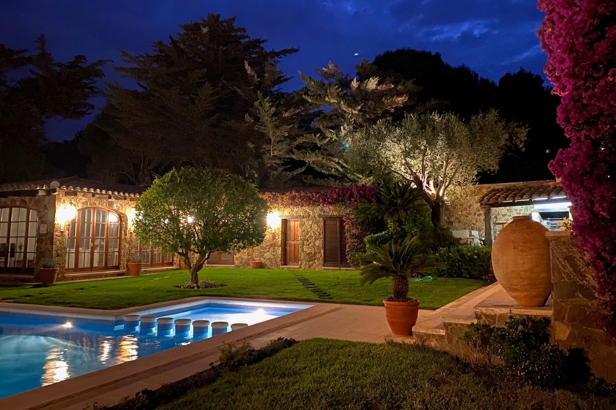 Villa la Buganvilla, vistas al mar y piscina gallery image 3