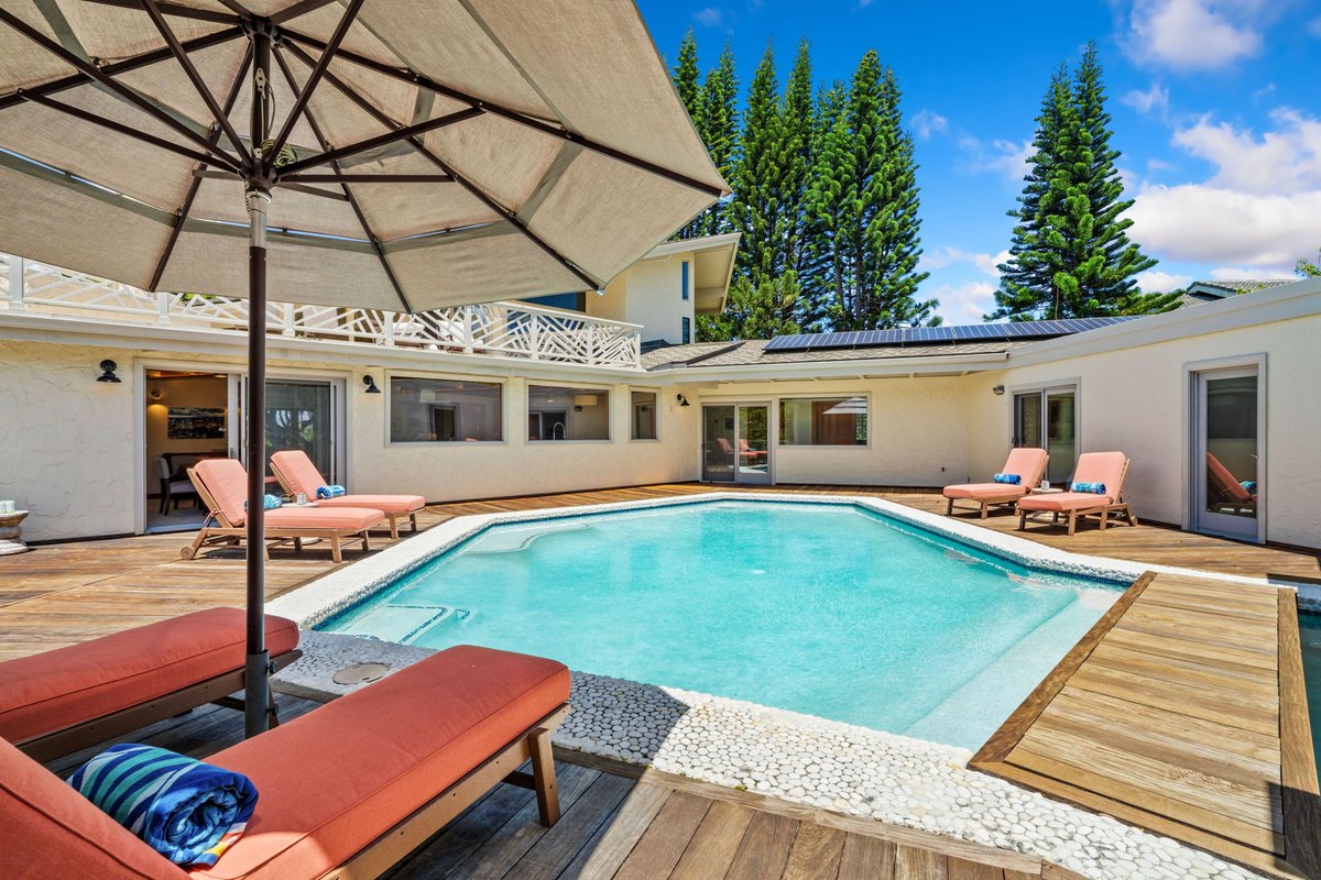 Private Mini-Resort with Pool & AC