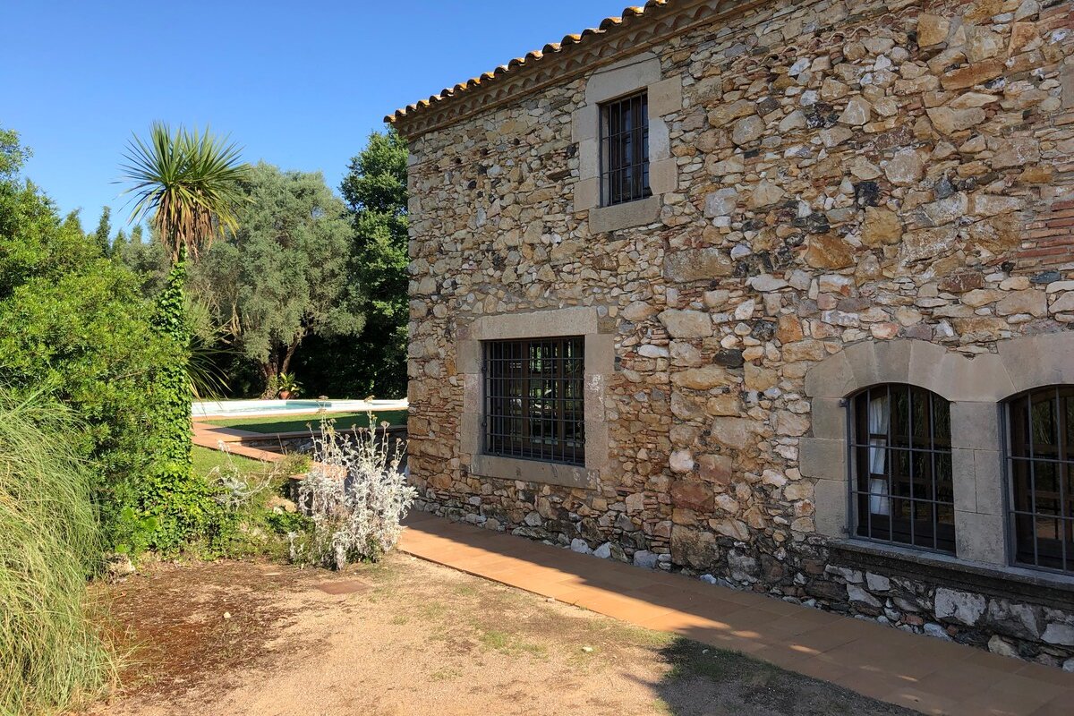 Costa Brava. Mas, grand jardin, piscine, Ampurdán gallery image 4