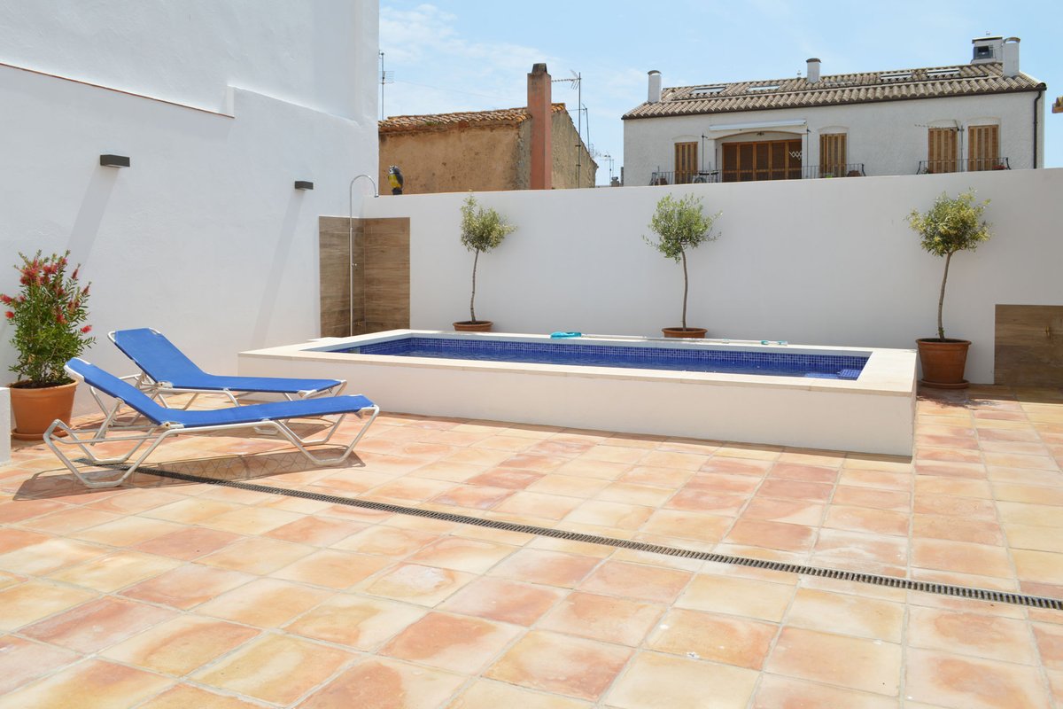 Única casa con piscina en la playa de Calella