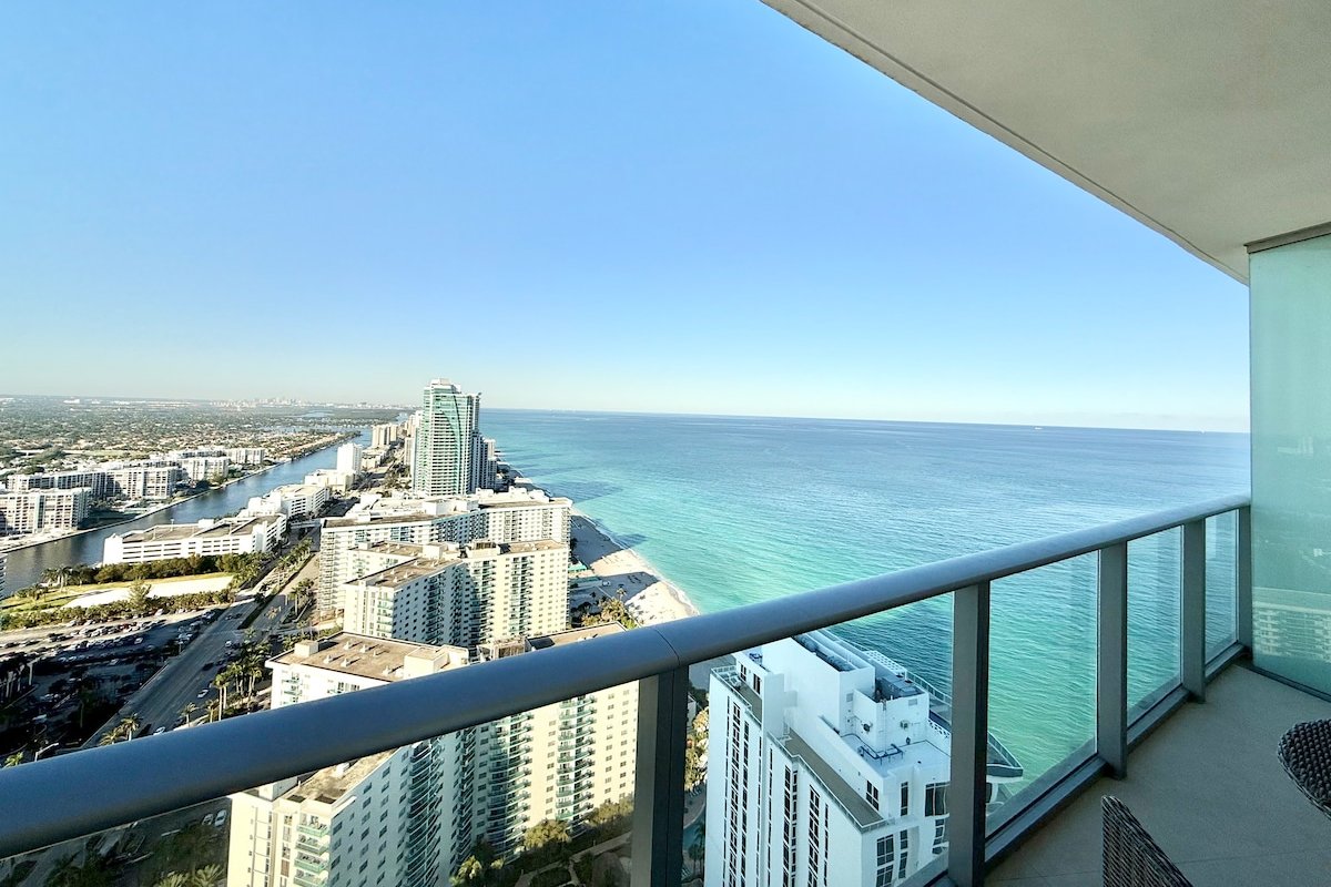 34th OCEAN VIEW Retreat 2/2 at LYFE @34th Floor gallery image 3