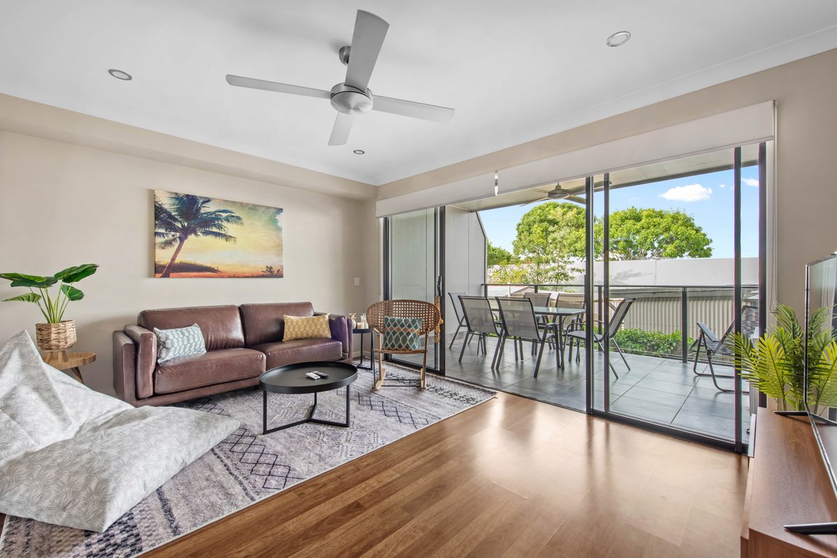 Spacious + Convenient! 3Bed/2.5Bath/1Car~Townhouse