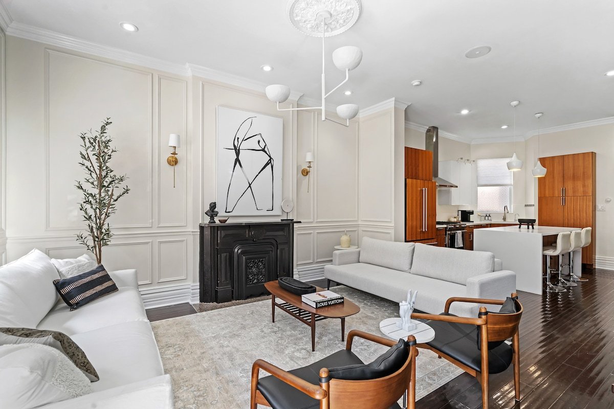 Upscale Home in Lincoln Park Minutes from Downtown gallery image 3