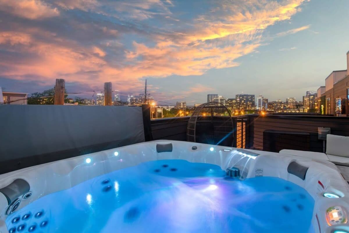 5 Star Stay! Rooftop Hot Tub + Walk to The Gulch gallery image 2