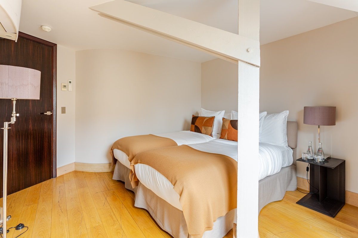 4 Bedroom Apartment Partial Eiffel Tower View gallery image 5