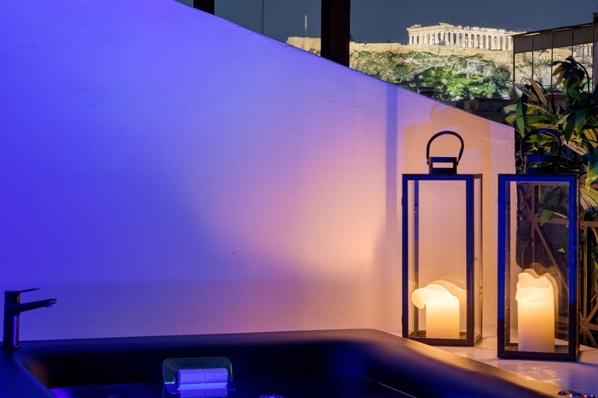 Penthouse with View & Jacuzzi