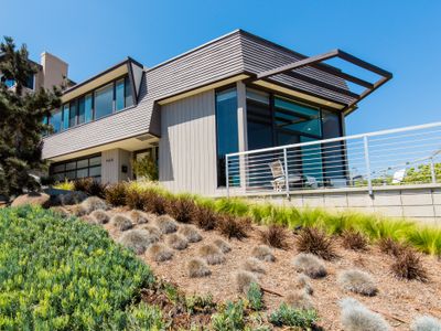 Savor Panoramic Harbor and Skyline Views near Shelter Island