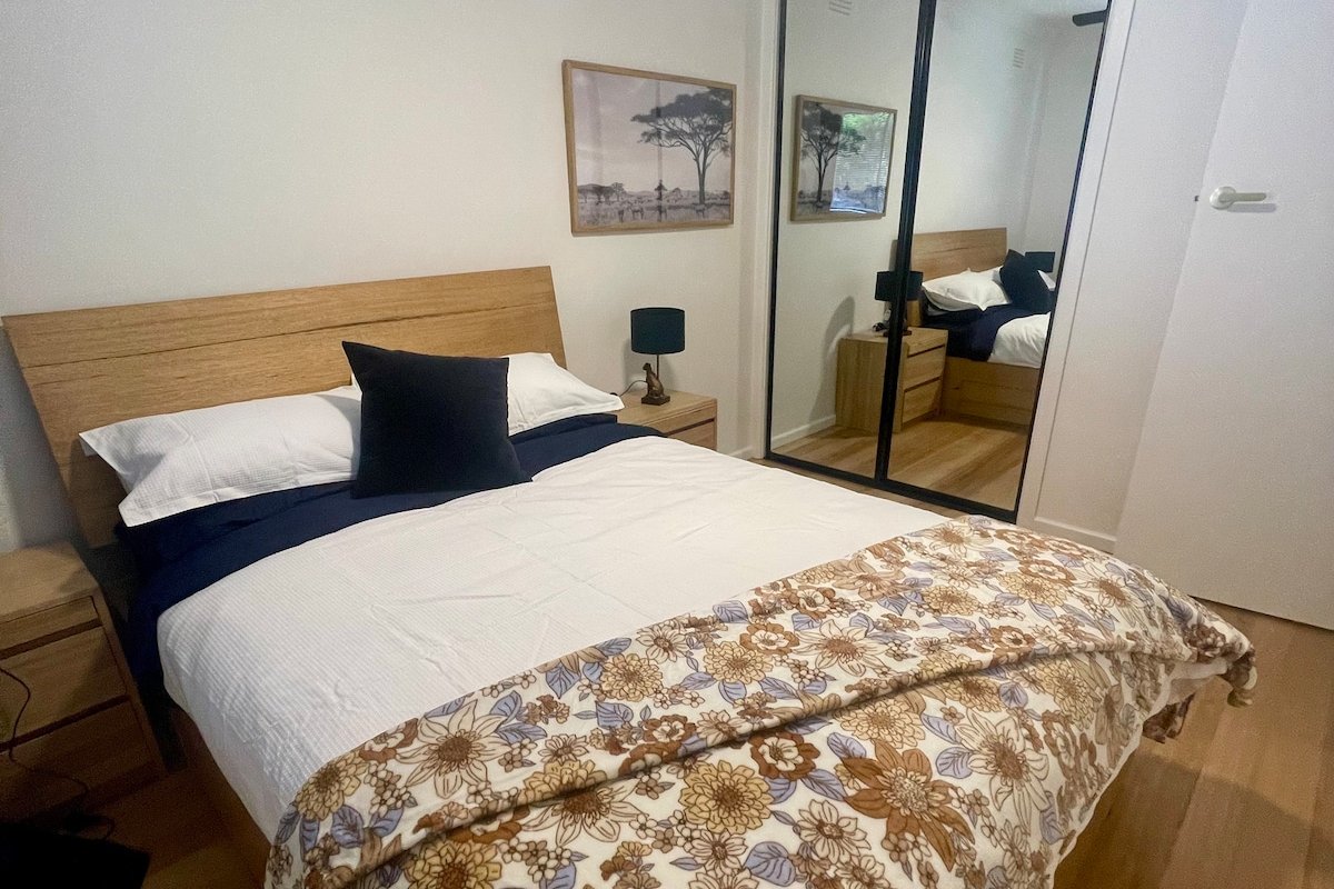 Yarra Valley Home modern/retro style home sleeps 6 gallery image 4