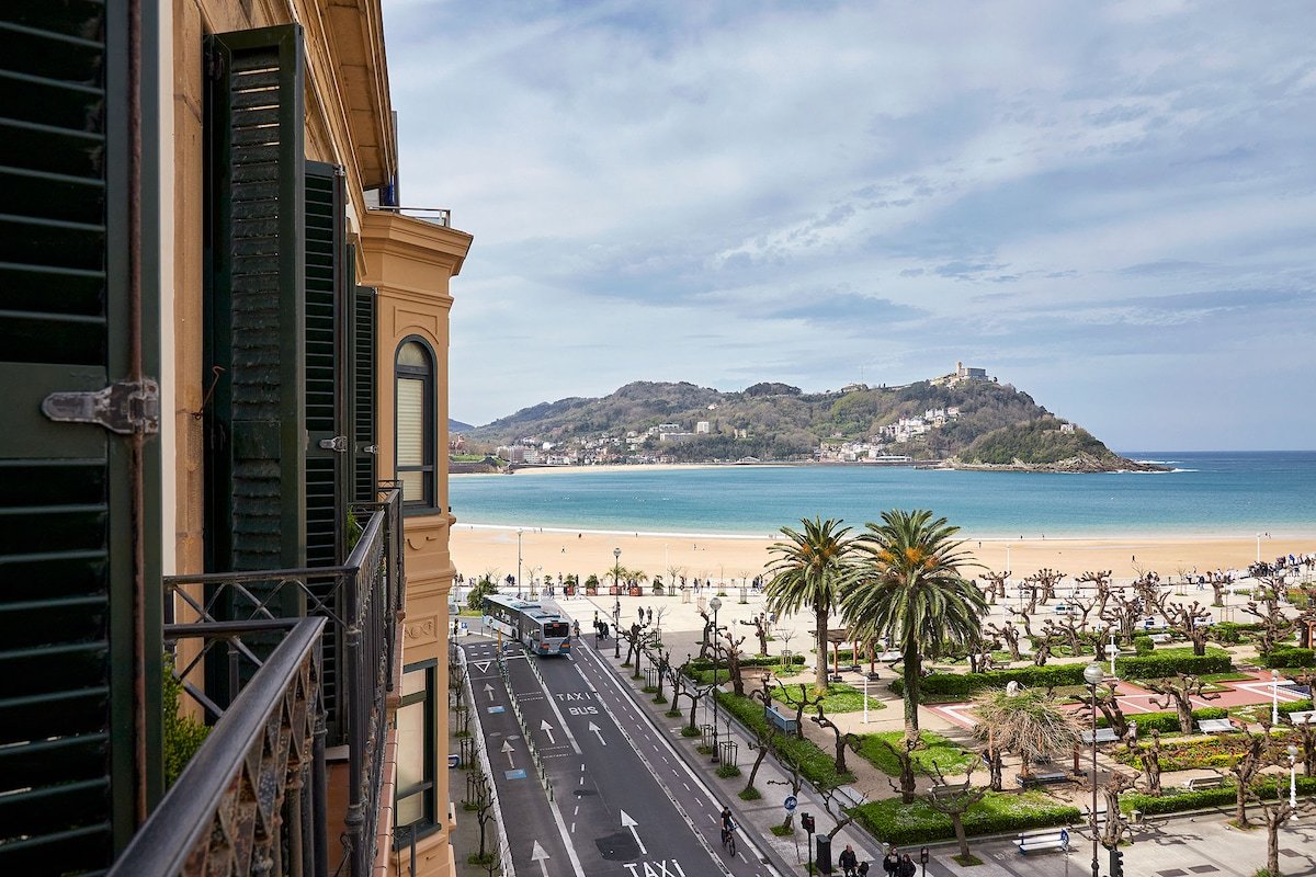 Talaia Suite by FeelFree Rentals gallery image 2