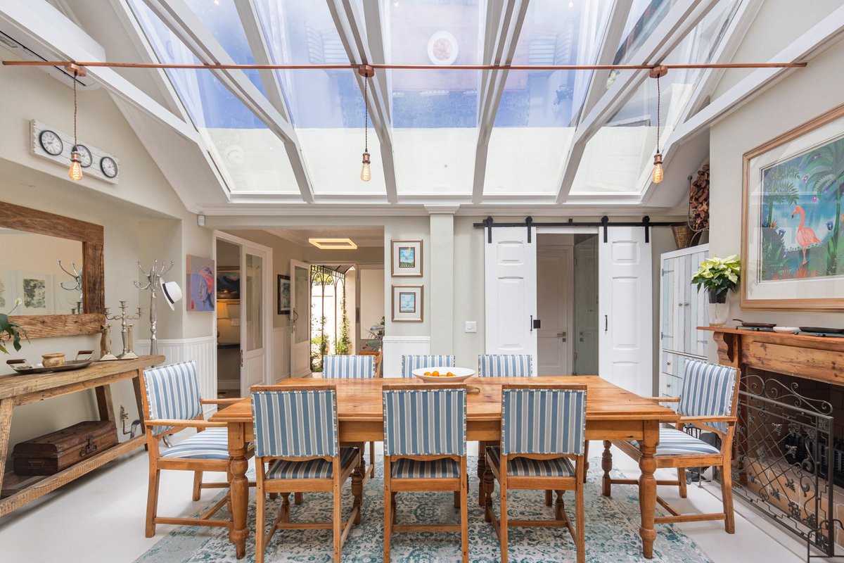 Luxury home in Higgovale with AC and Inverter