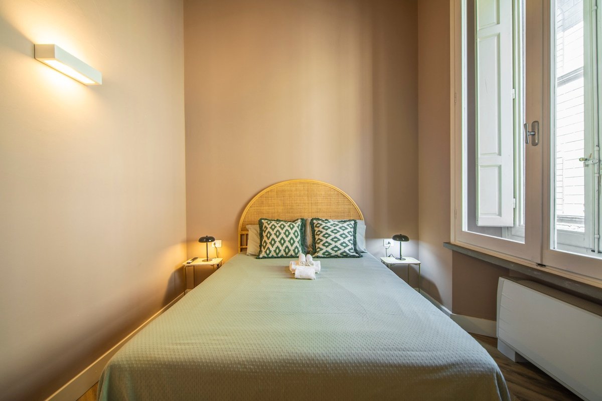 Stylish Apartment on the Lungarno in Florence gallery image 2