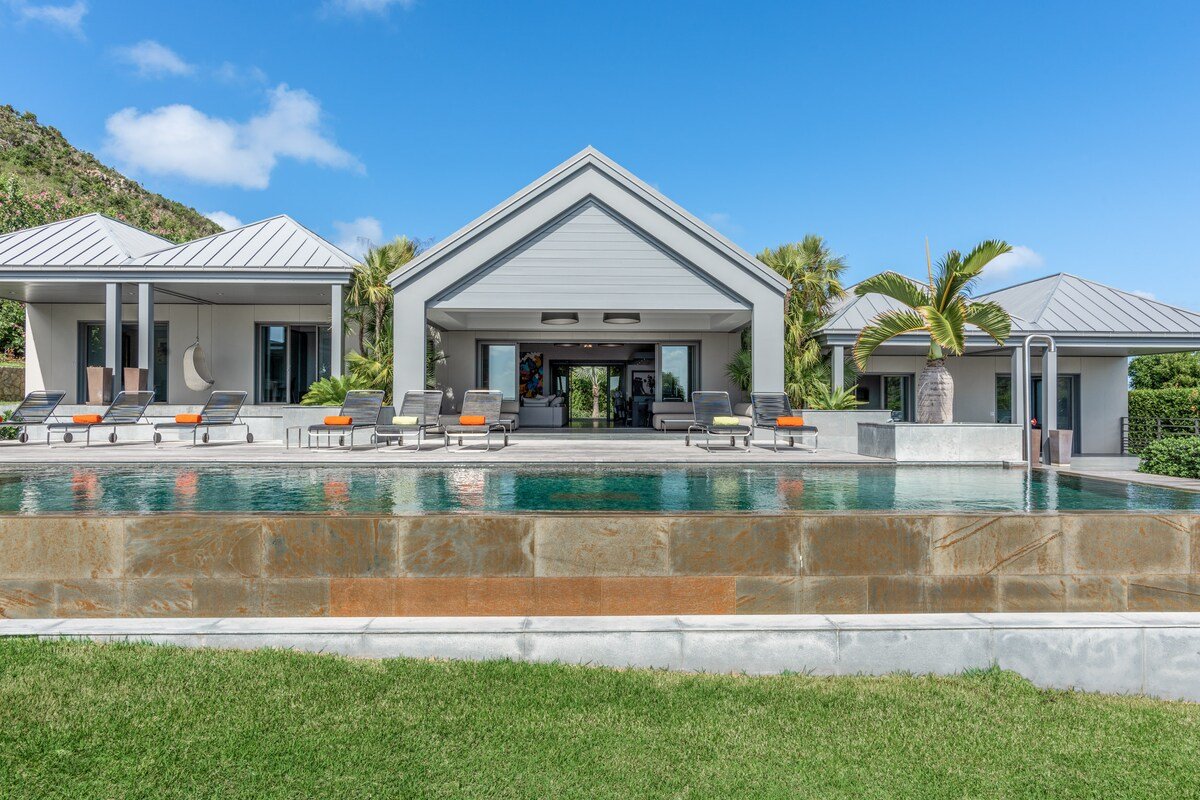 Angel gallery image 2