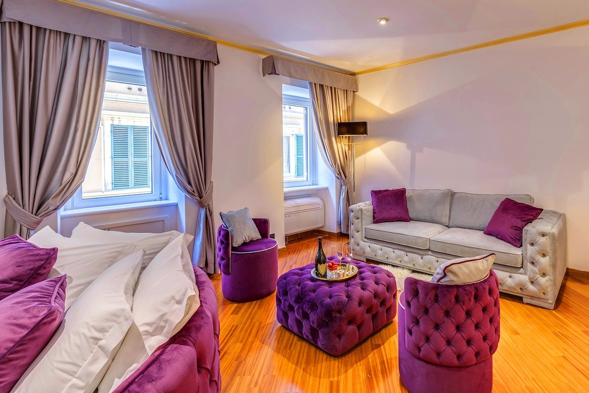 SPANISH STEPS VERSACE STYLE APARTMENT WITH JACUZZI gallery image 5