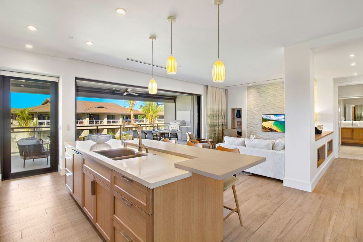 Maui Resort Rentals: Luana Garden Villas 2C