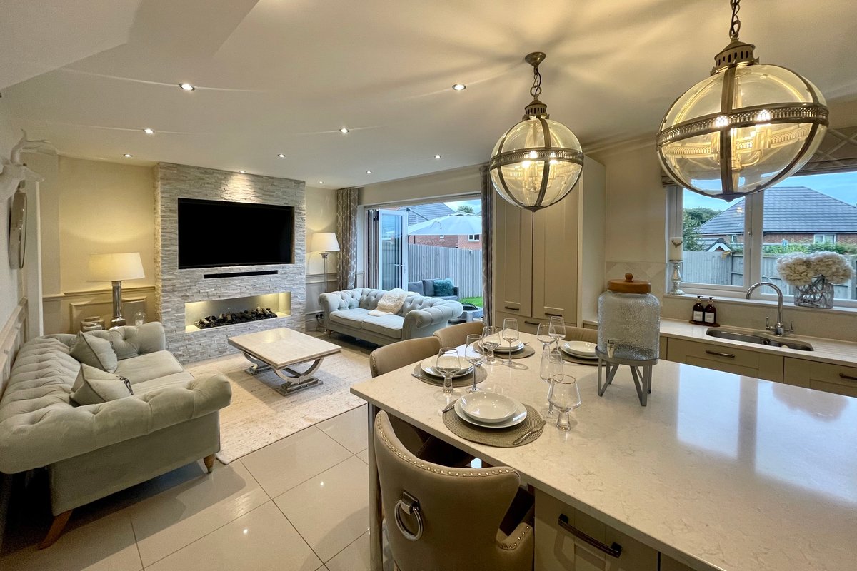 Luxury 5* quiet home close to city + free parking