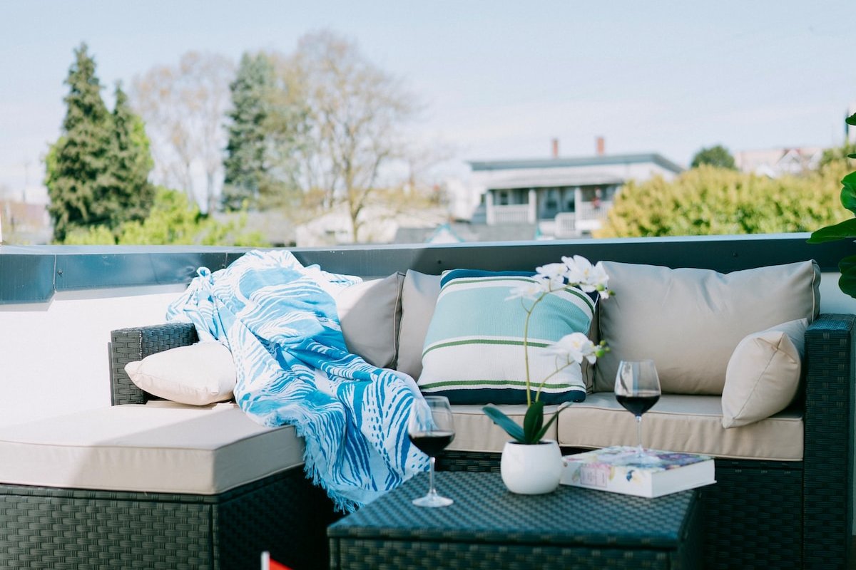 Walkable-FamilyFriendly-Artistic, 4Bed+2 Parking gallery image 5