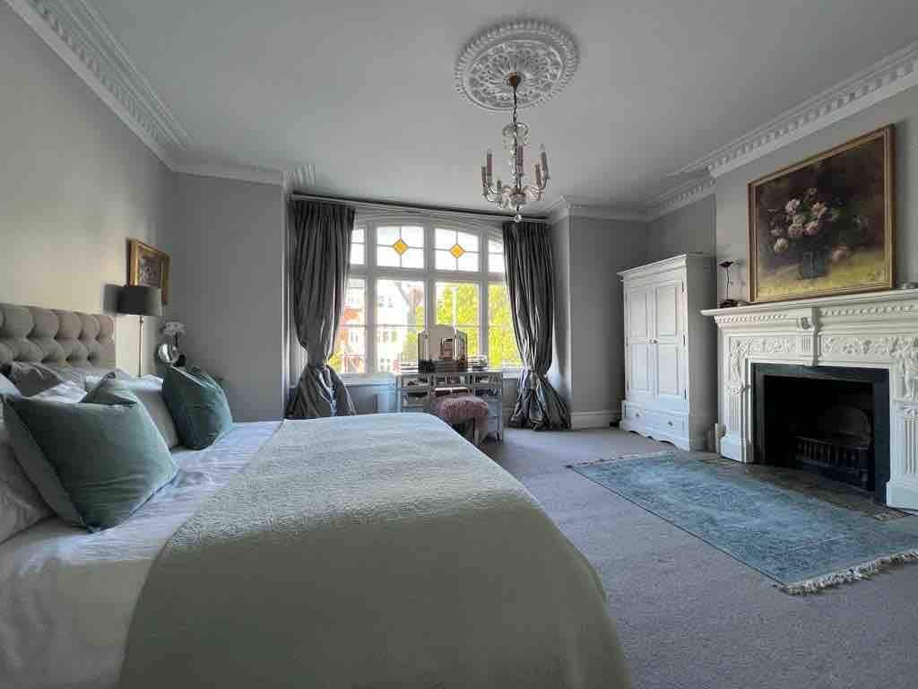 Wimbledon Tennis Retreat + London Holiday Home gallery image 5