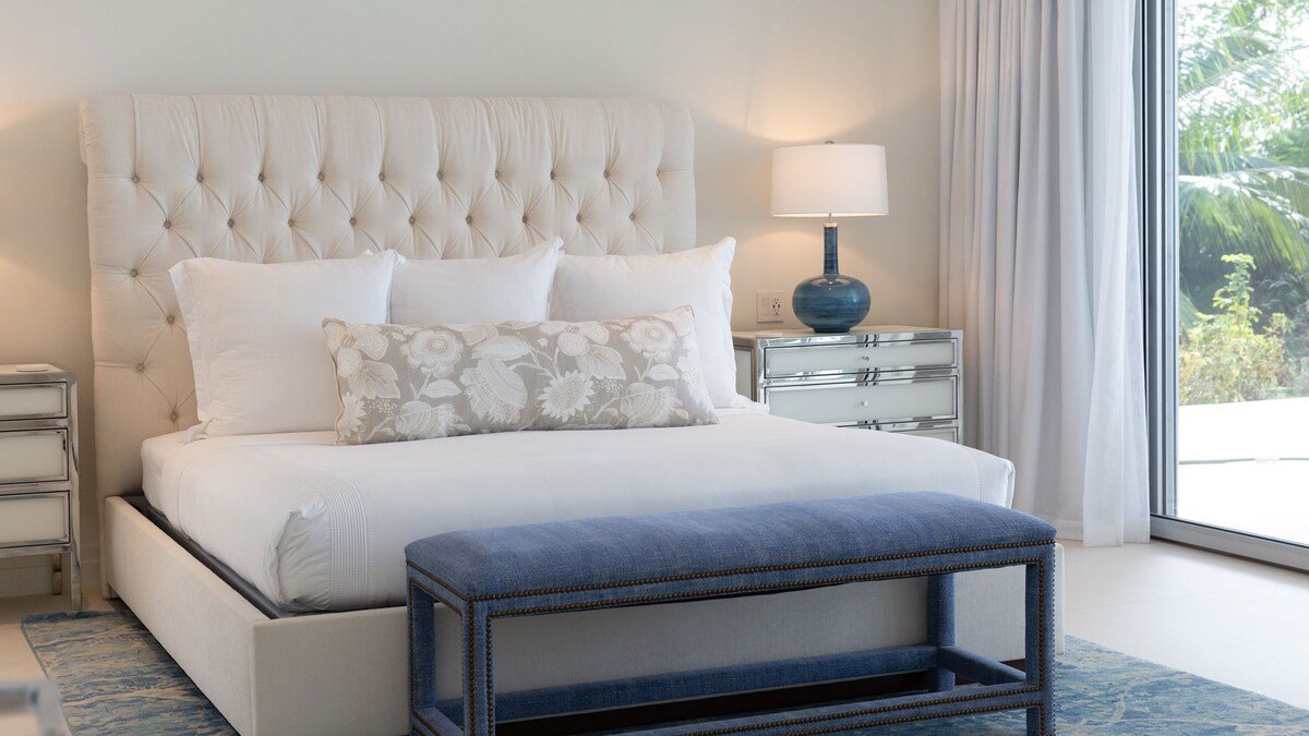 Sole E Mare – 10 bedroom Grace Bay Estate gallery image 3