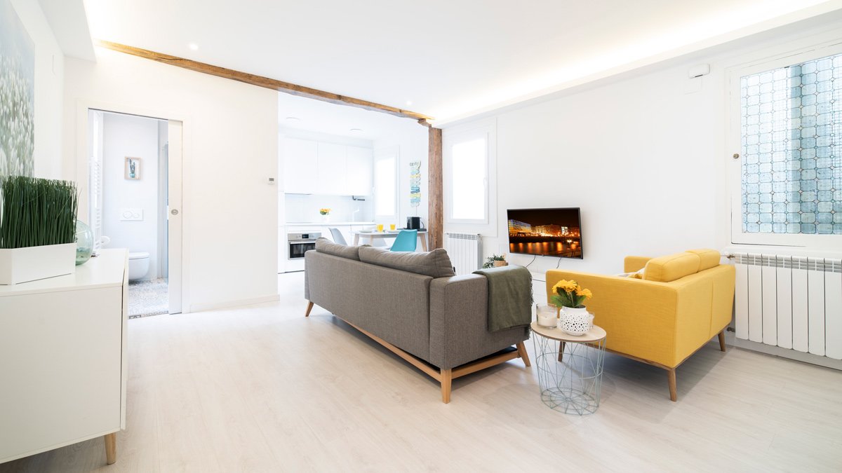 OCEAN WHITE NEAR THE BEACH