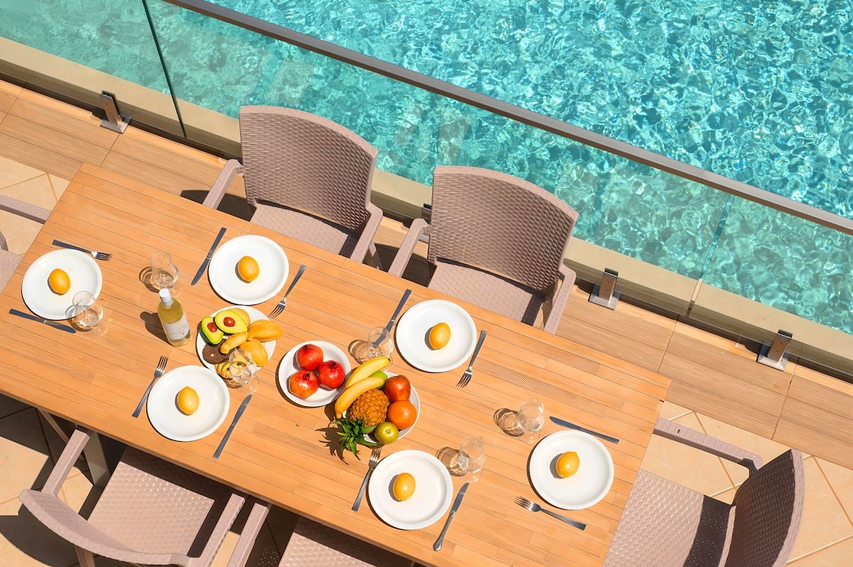 Sunlight Maxima Villa Heated Pools gallery image 4