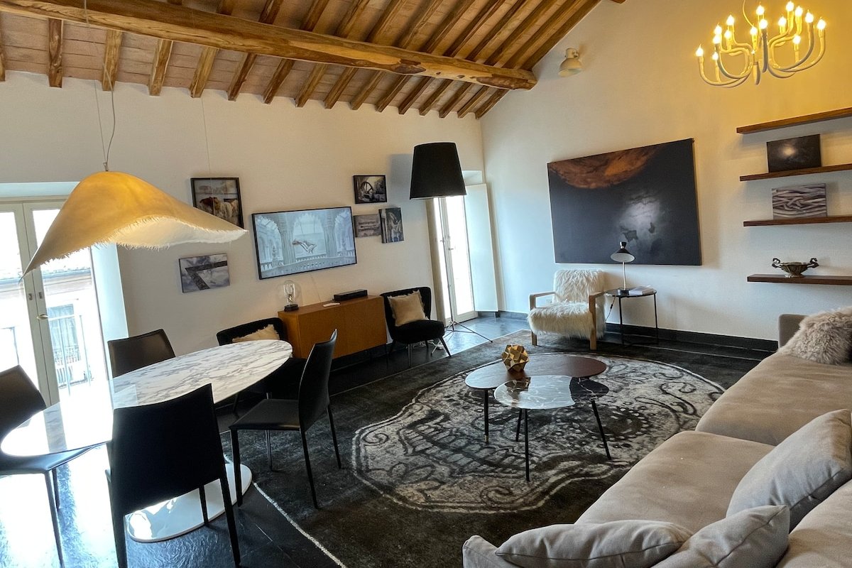 Monti luxury top floor flat gallery image 3