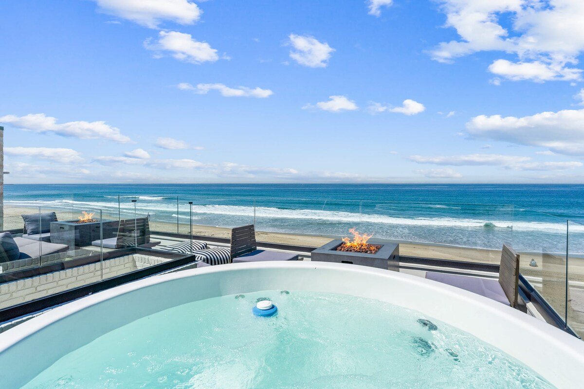 Luxury S Oceanfront Unit with Rooftop & Hot Tub – gallery image 4